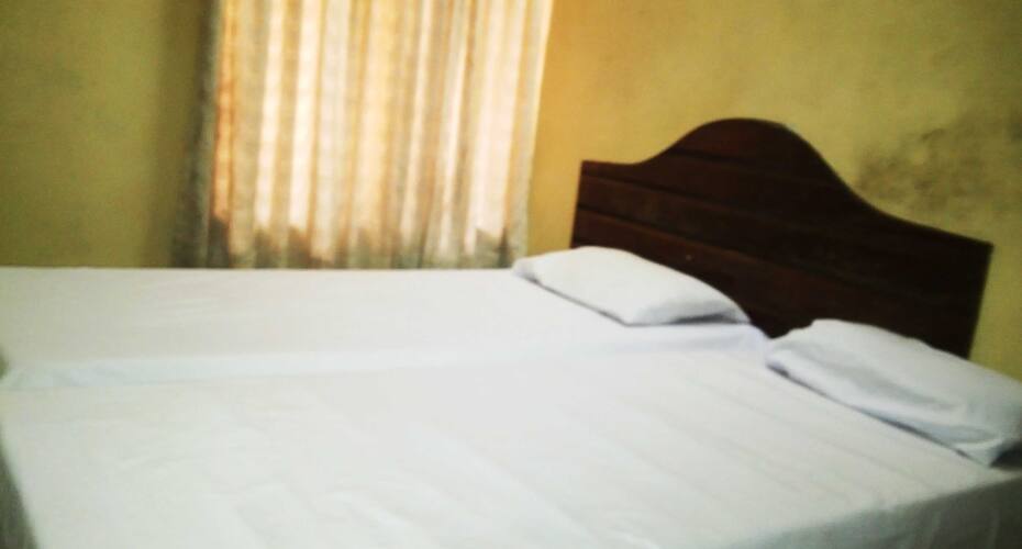 MP Tourist Home, Kochi 3